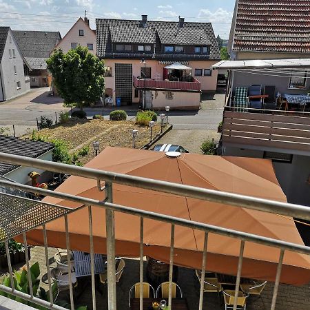 Gasthaus Zum Loewen Seckach Exterior foto